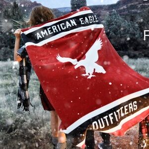 American Eagle Outfitters Cozy Fall/Winter Fleece Throw Blanket Red/White/Blue